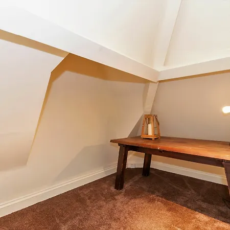 Tokyo Apartment Leeds (West Yorkshire)